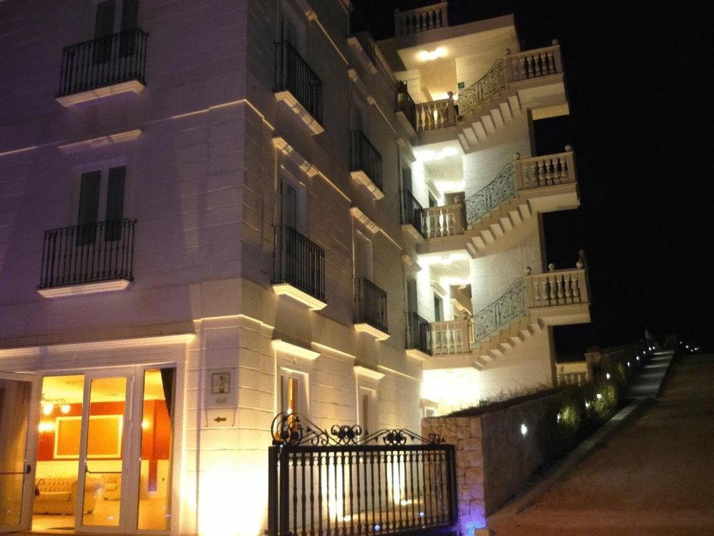 Hotel Madonna Delle Grazie Ceglie Messapica Eksteriør bilde