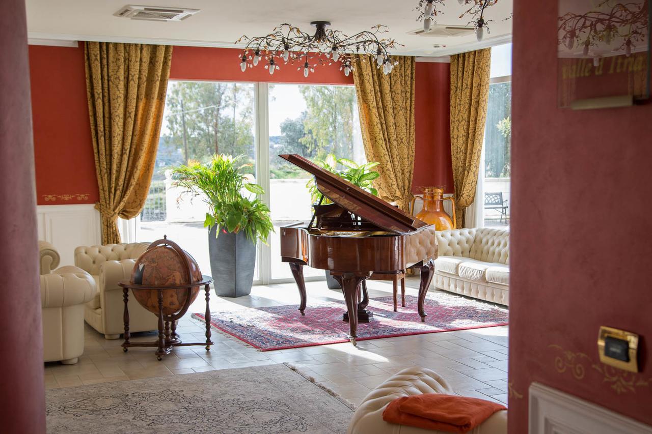 Hotel Madonna Delle Grazie Ceglie Messapica Eksteriør bilde