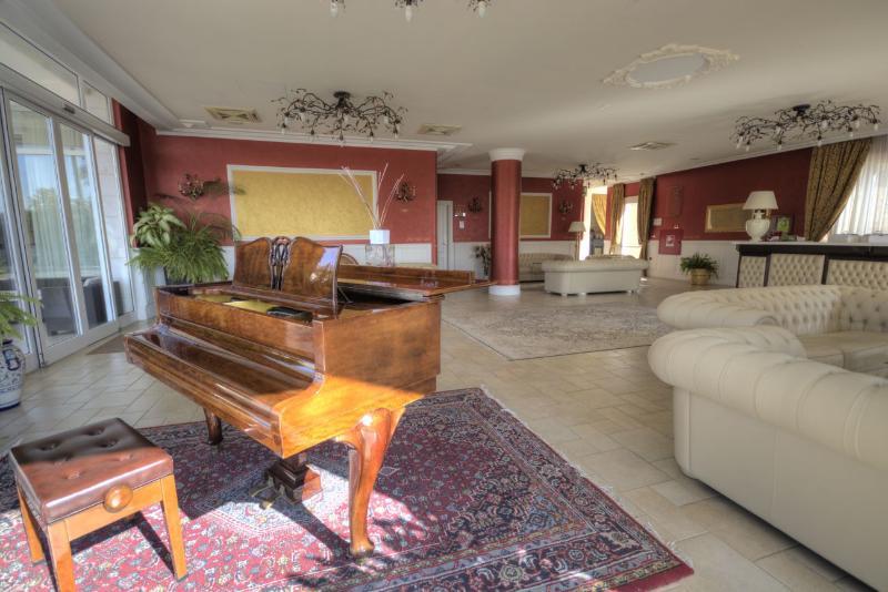Hotel Madonna Delle Grazie Ceglie Messapica Eksteriør bilde