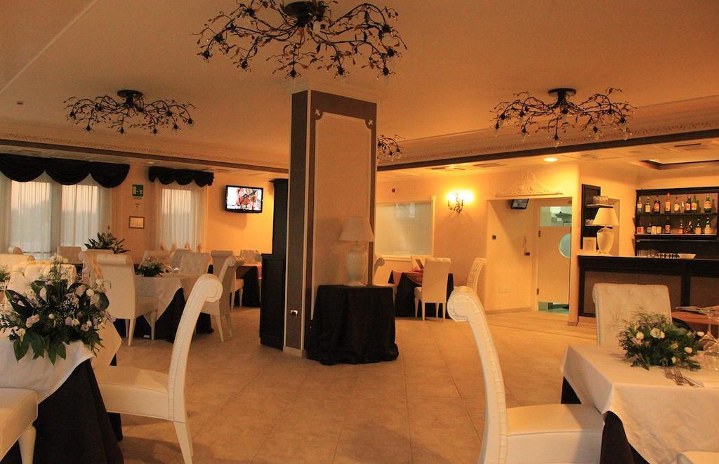 Hotel Madonna Delle Grazie Ceglie Messapica Eksteriør bilde