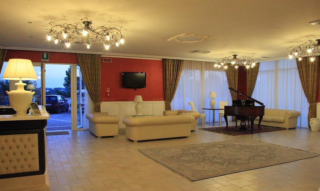 Hotel Madonna Delle Grazie Ceglie Messapica Eksteriør bilde